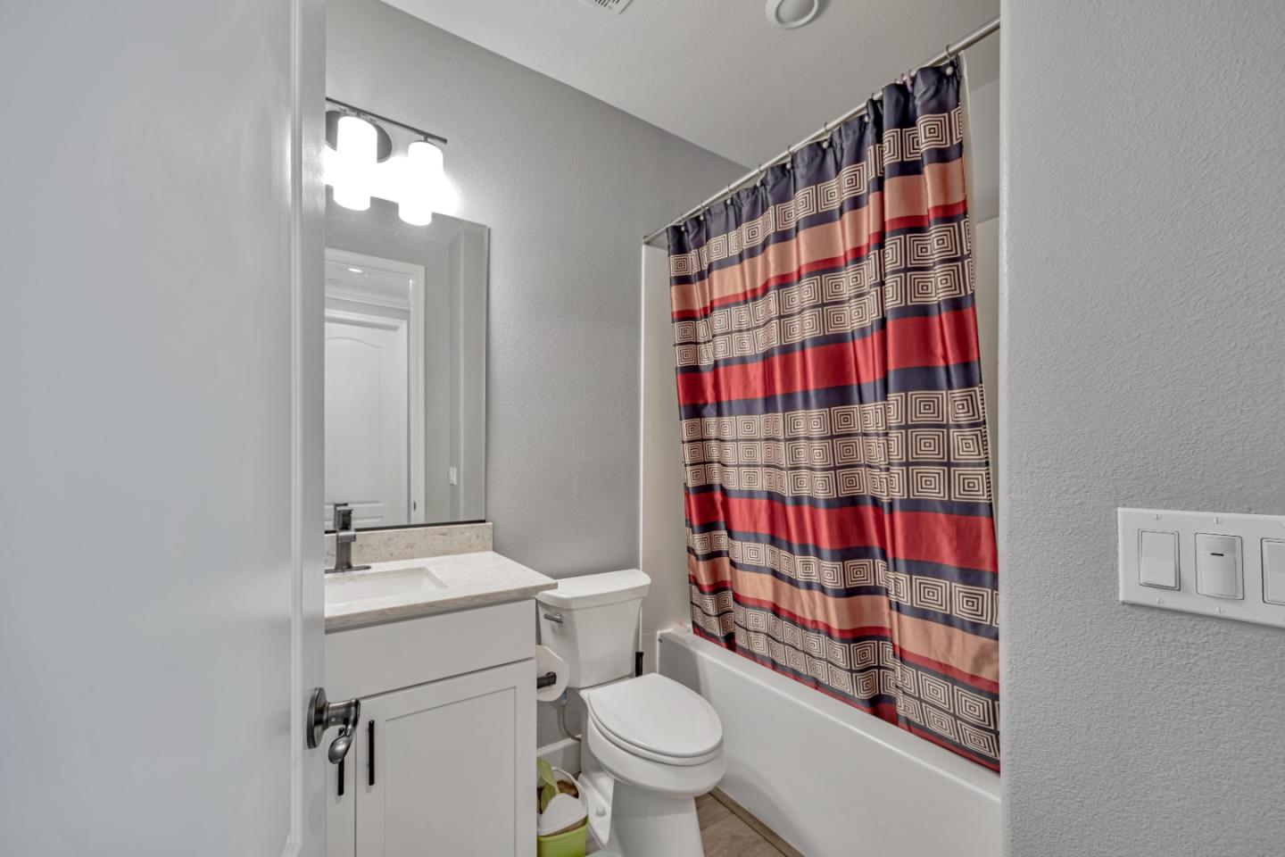 Detail Gallery Image 27 of 36 For 5706 Knight Rd, Rohnert Park,  CA 94928 - 3 Beds | 2/1 Baths