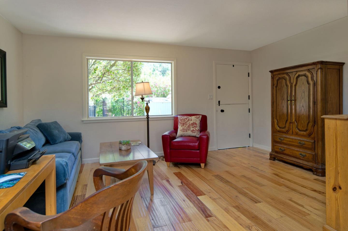 Detail Gallery Image 4 of 34 For 21571 Almaden Rd, San Jose,  CA 95120 - 3 Beds | 1 Baths