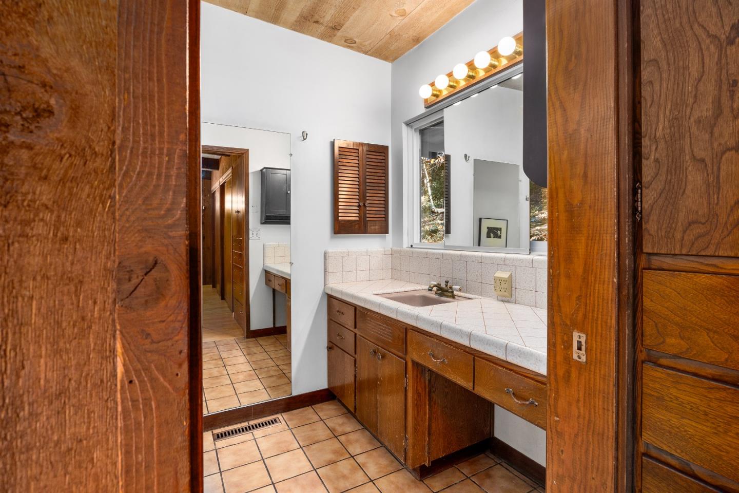 Detail Gallery Image 27 of 46 For 450 Jarvis Rd, Santa Cruz,  CA 95065 - 3 Beds | 2 Baths