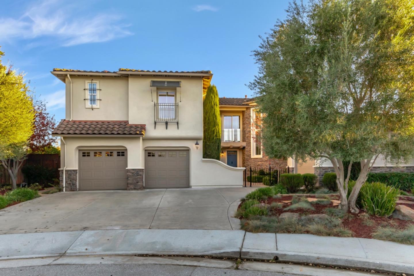 Detail Gallery Image 3 of 91 For 16770 Cabernet Cir, Morgan Hill,  CA 95037 - 4 Beds | 4 Baths