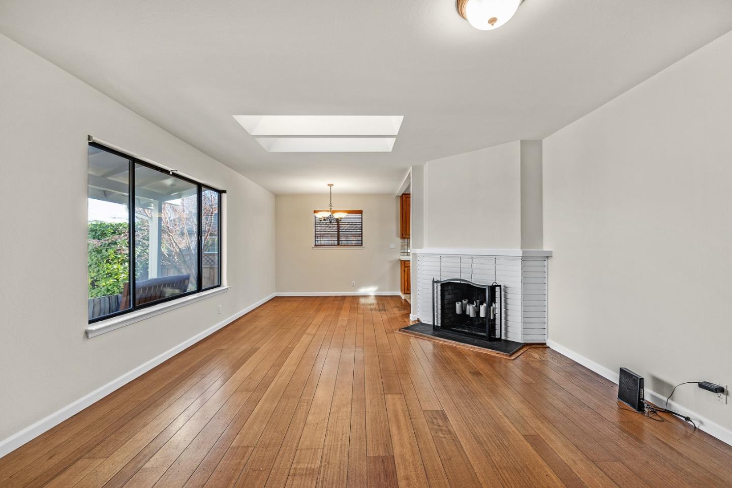 Detail Gallery Image 3 of 22 For 1705 Kelly St, San Mateo,  CA 94403 - 3 Beds | 1/1 Baths