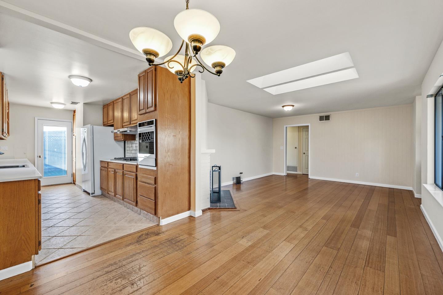 Detail Gallery Image 9 of 22 For 1705 Kelly St, San Mateo,  CA 94403 - 3 Beds | 1/1 Baths