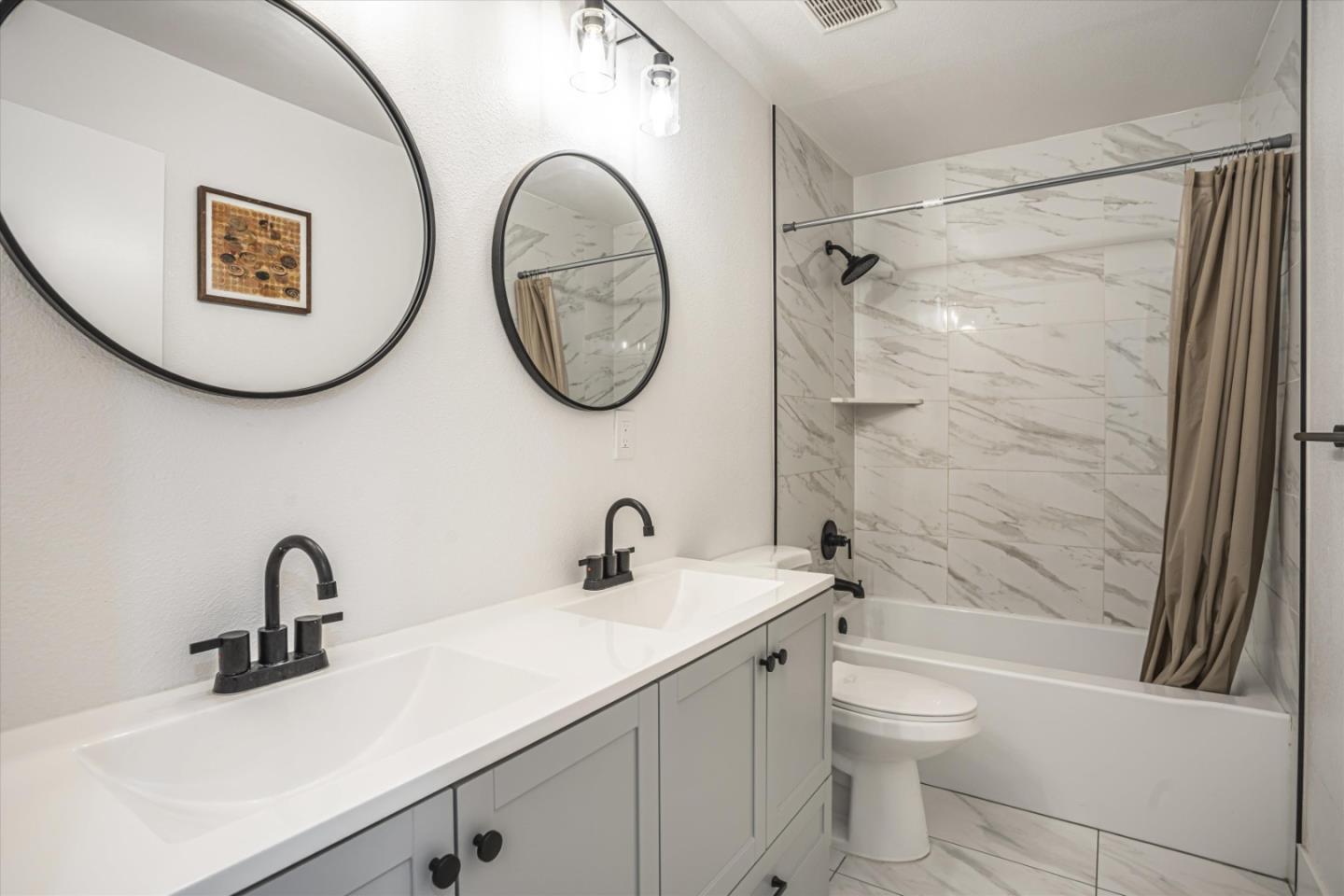 Detail Gallery Image 10 of 17 For 4116 43rd Ave, Sacramento,  CA 95824 - 3 Beds | 2/1 Baths