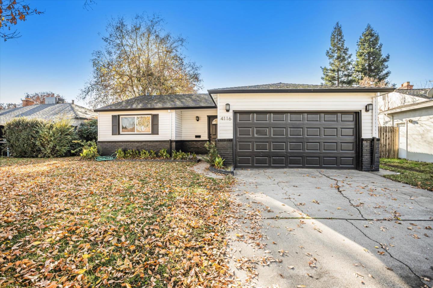 Detail Gallery Image 12 of 17 For 4116 43rd Ave, Sacramento,  CA 95824 - 3 Beds | 2/1 Baths
