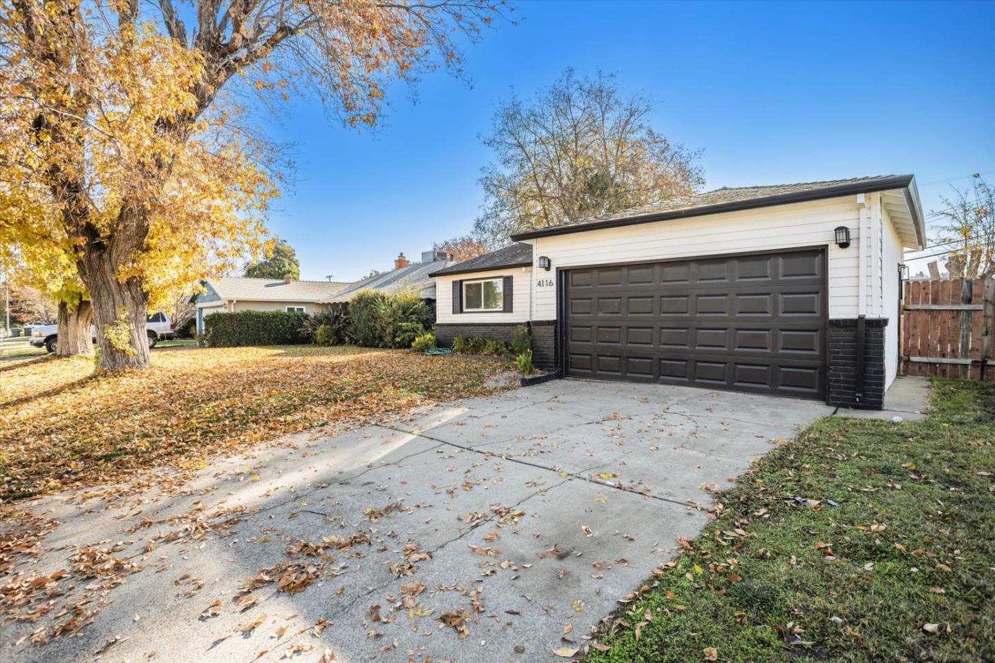 Detail Gallery Image 14 of 17 For 4116 43rd Ave, Sacramento,  CA 95824 - 3 Beds | 2/1 Baths