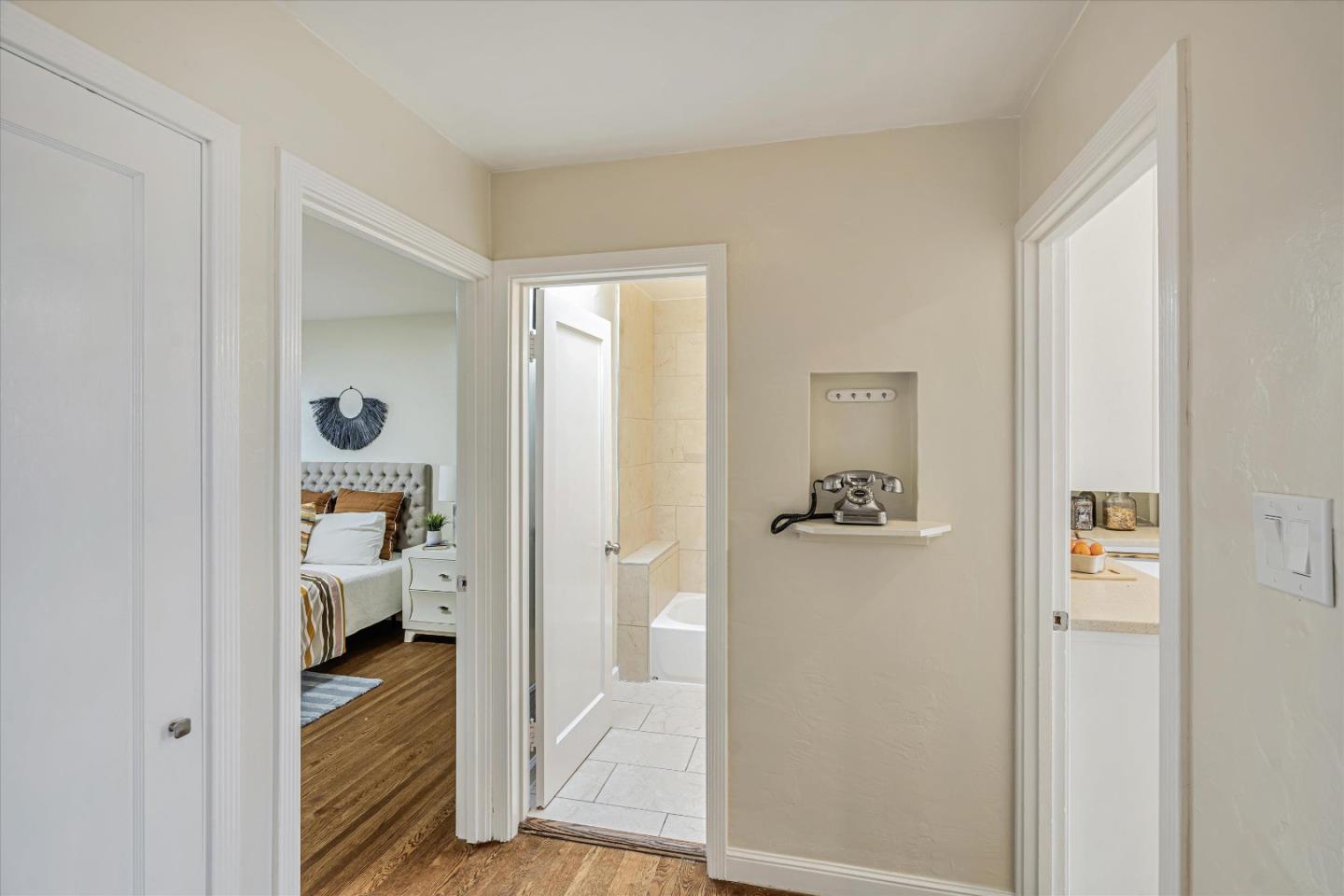 Detail Gallery Image 9 of 22 For 1922 43rd Ave, San Francisco,  CA 94116 - 3 Beds | 1 Baths