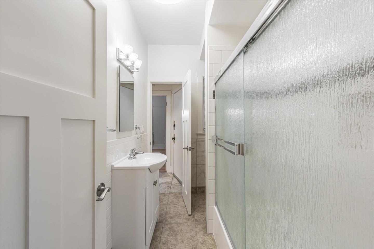 Detail Gallery Image 15 of 15 For 752 40th St #1,  Oakland,  CA 94609 - 2 Beds | 1 Baths