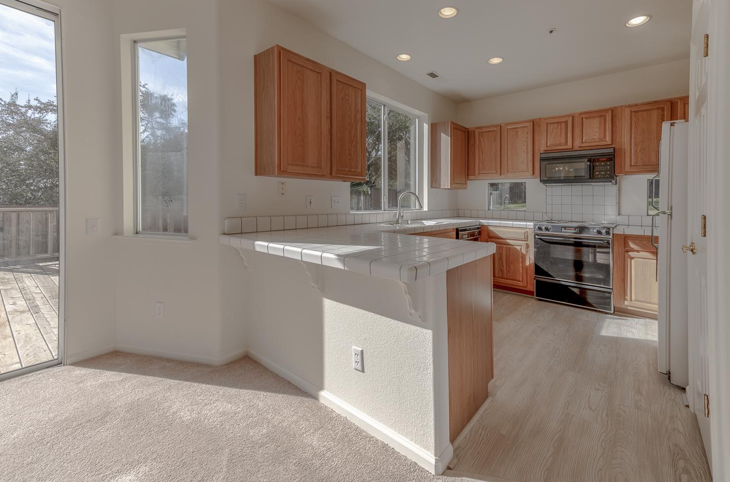 Detail Gallery Image 11 of 56 For 120 Acacia Woods Ct, Aptos,  CA 95003 - 3 Beds | 2/1 Baths