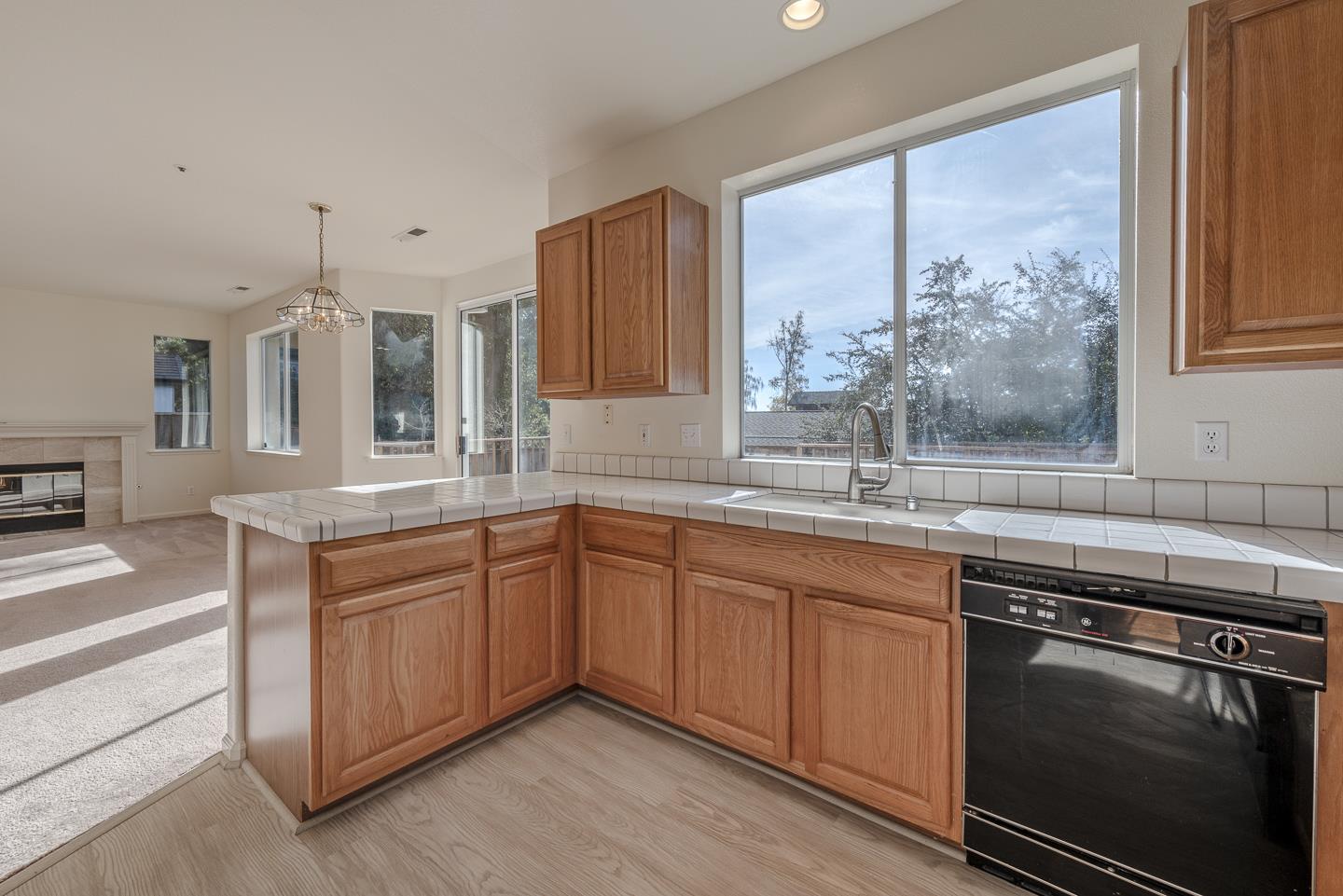 Detail Gallery Image 14 of 56 For 120 Acacia Woods Ct, Aptos,  CA 95003 - 3 Beds | 2/1 Baths