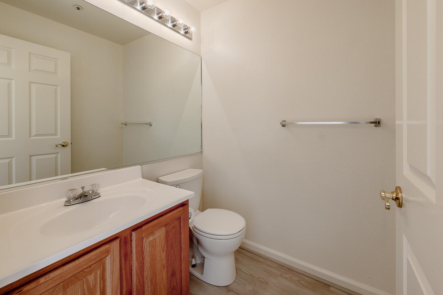 Detail Gallery Image 16 of 56 For 120 Acacia Woods Ct, Aptos,  CA 95003 - 3 Beds | 2/1 Baths