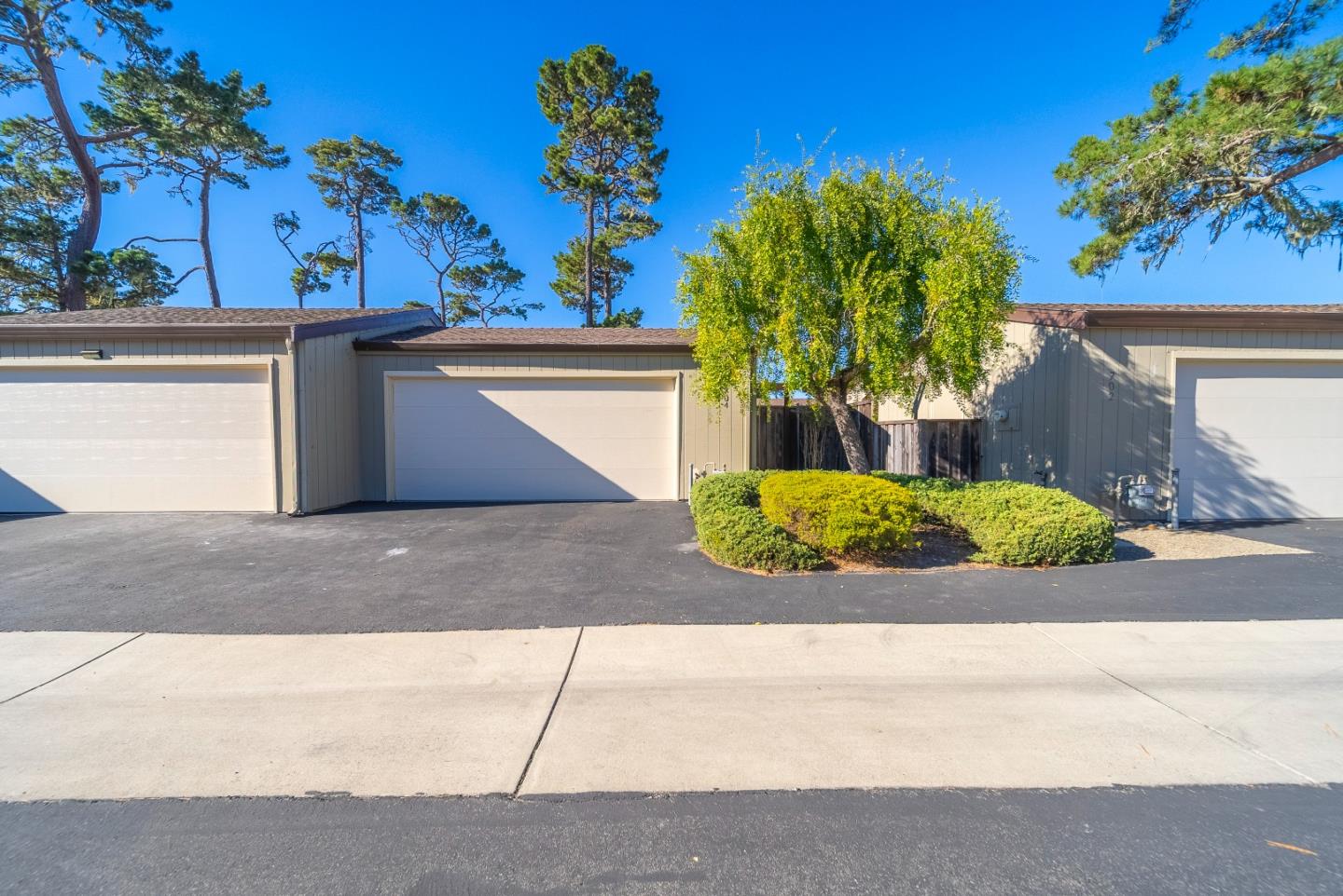 Detail Gallery Image 20 of 20 For 704 Redwood Ln, Pacific Grove,  CA 93950 - 2 Beds | 2 Baths