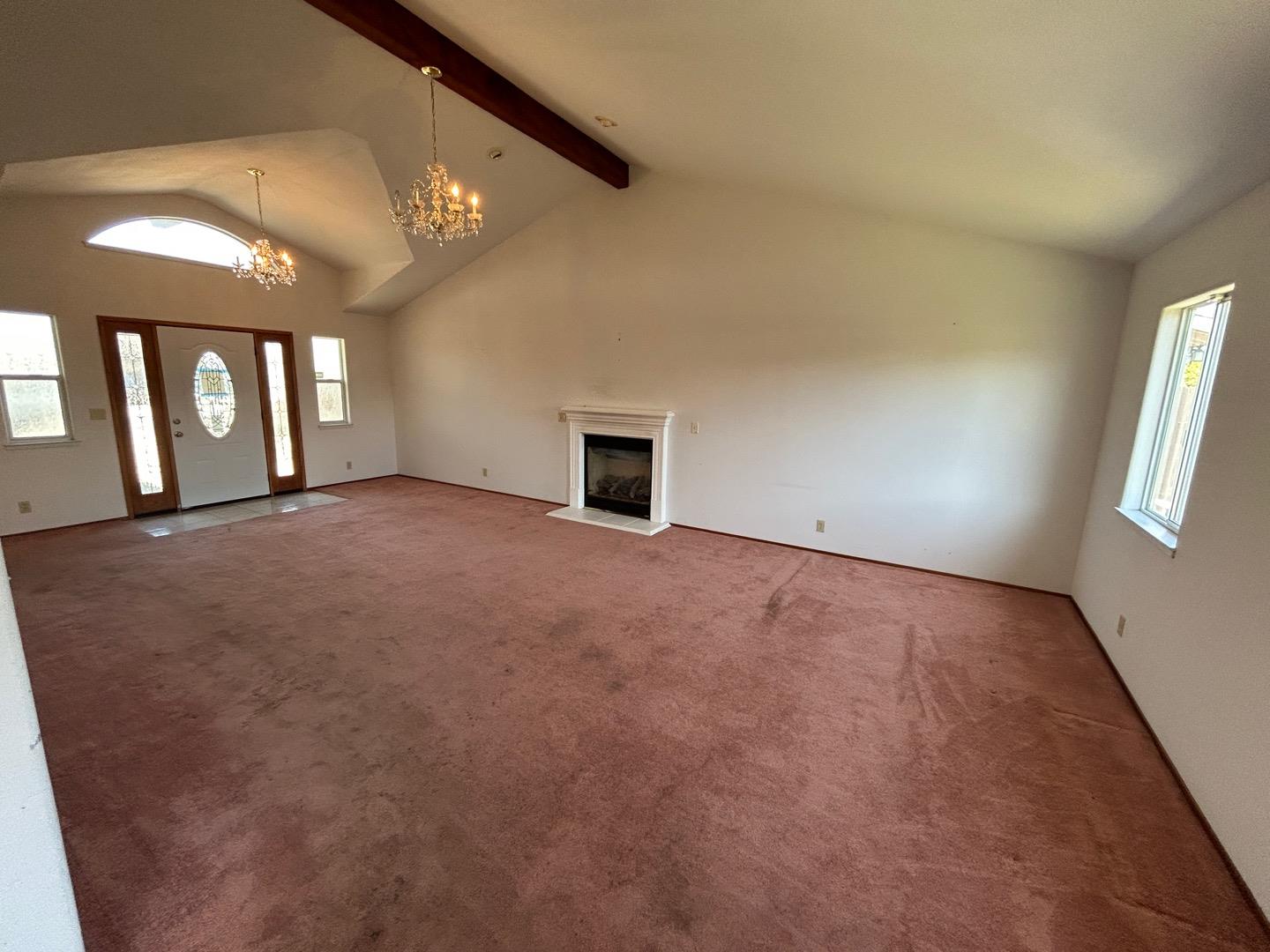 Detail Gallery Image 3 of 16 For 983 Flint Way, Salinas,  CA 93907 - 2 Beds | 2 Baths