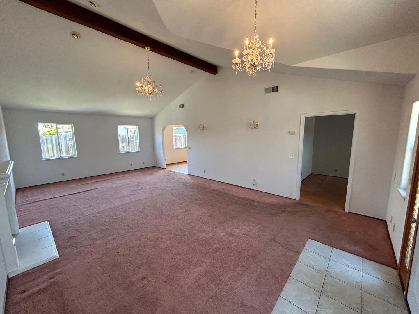Detail Gallery Image 7 of 16 For 983 Flint Way, Salinas,  CA 93907 - 2 Beds | 2 Baths