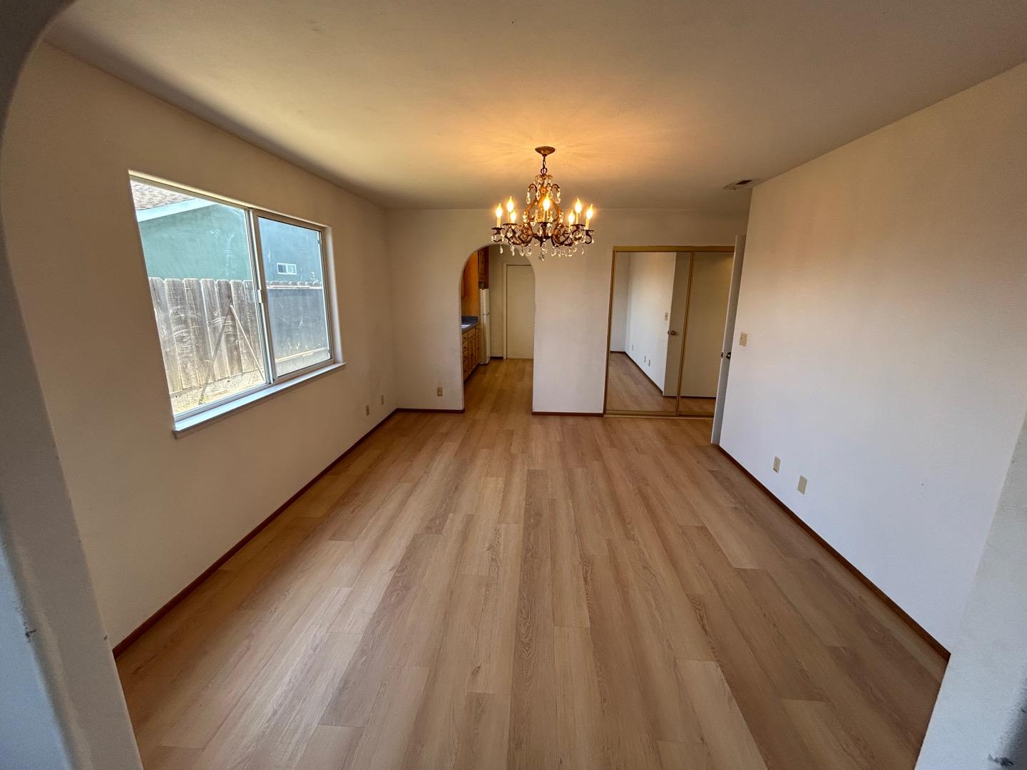 Detail Gallery Image 8 of 16 For 983 Flint Way, Salinas,  CA 93907 - 2 Beds | 2 Baths