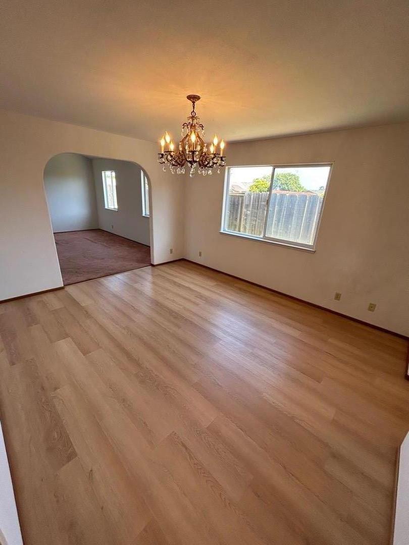 Detail Gallery Image 9 of 16 For 983 Flint Way, Salinas,  CA 93907 - 2 Beds | 2 Baths