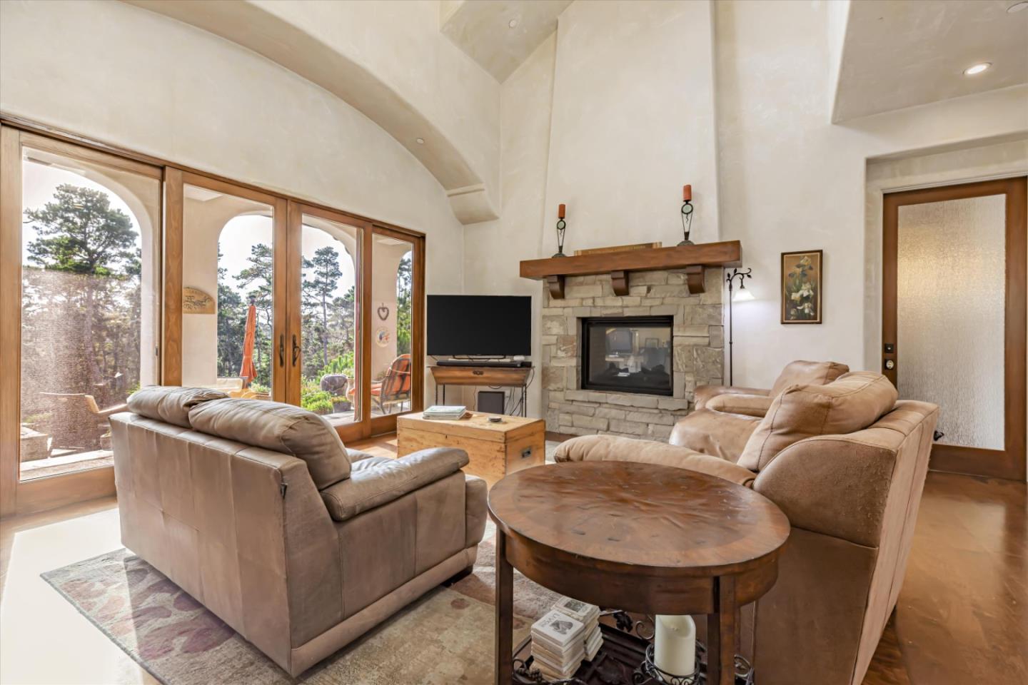 Detail Gallery Image 14 of 40 For 4144 Sunset Ln, Pebble Beach,  CA 93953 - 3 Beds | 3/1 Baths