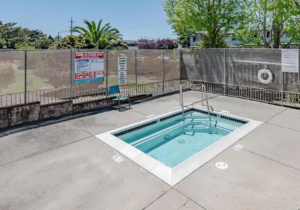 Detail Gallery Image 13 of 14 For 375 Clifford Ave #315,  Watsonville,  CA 95076 - 2 Beds | 1 Baths