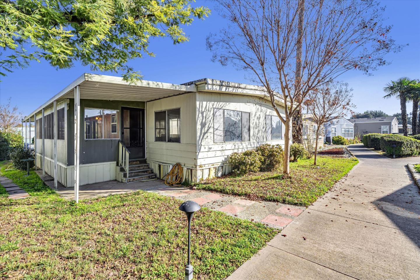 Detail Gallery Image 1 of 35 For 297 Maui Cir #297,  Union City,  CA 94587 - 2 Beds | 2 Baths