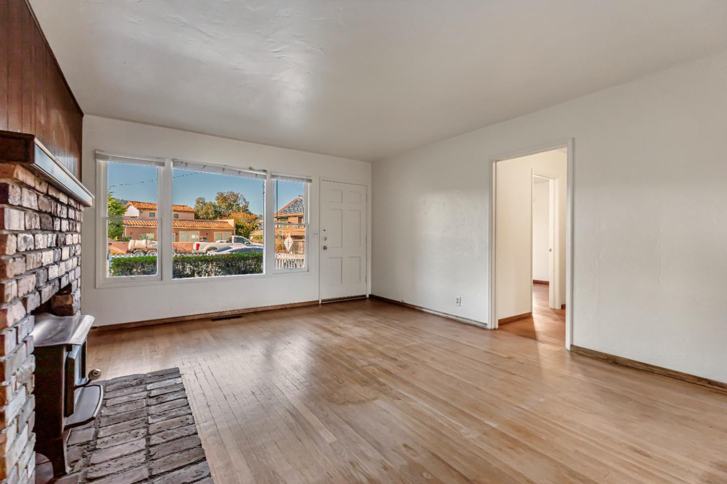 Detail Gallery Image 9 of 50 For 581 Figueroa St, Monterey,  CA 93940 - 2 Beds | 1 Baths