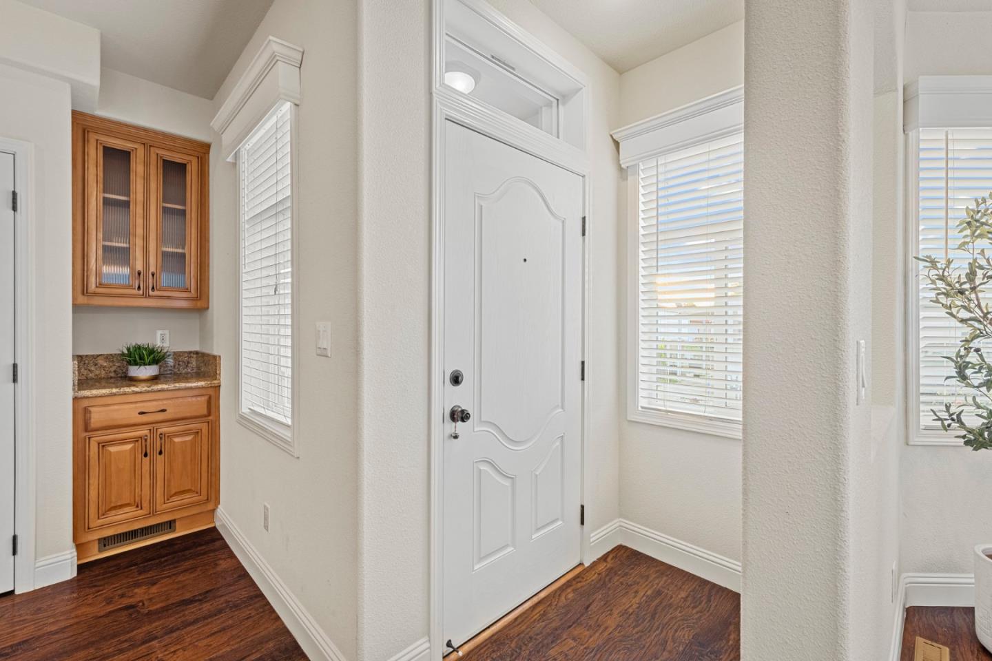 Detail Gallery Image 14 of 46 For 575 San Pedro Ave #24,  Morgan Hill,  CA 95037 - 3 Beds | 2 Baths