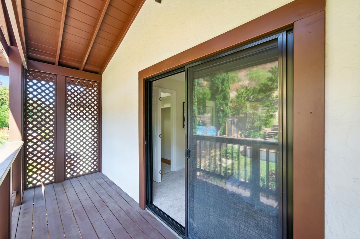 Detail Gallery Image 15 of 59 For 910 Foothill Dr, San Jose,  CA 95123 - 4 Beds | 2/1 Baths