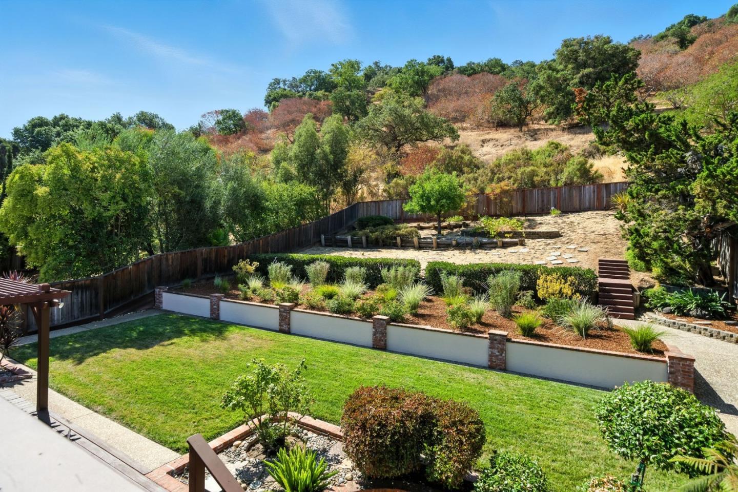 Detail Gallery Image 16 of 59 For 910 Foothill Dr, San Jose,  CA 95123 - 4 Beds | 2/1 Baths