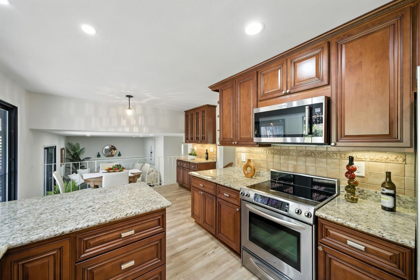 Detail Gallery Image 27 of 59 For 910 Foothill Dr, San Jose,  CA 95123 - 4 Beds | 2/1 Baths