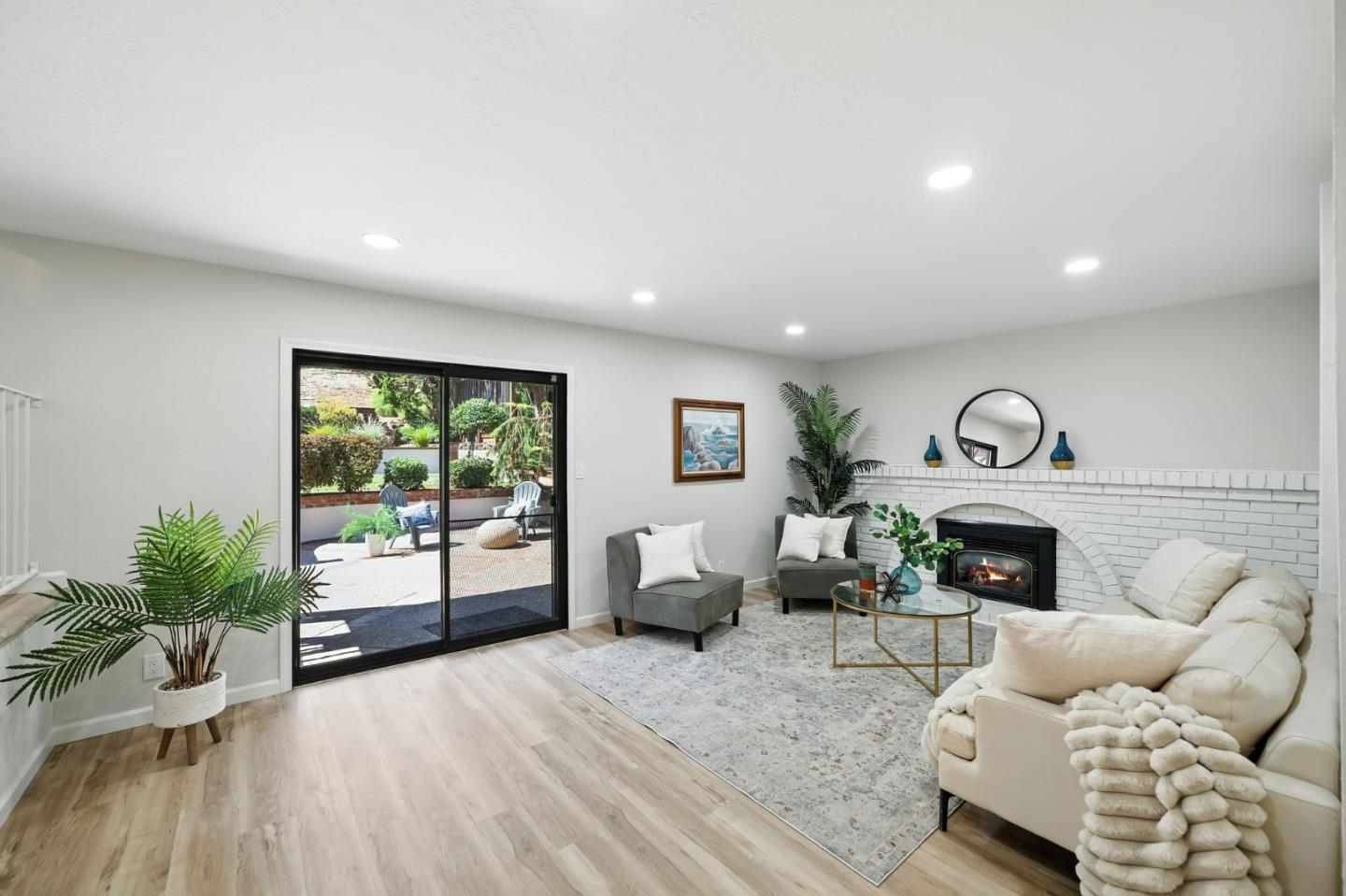 Detail Gallery Image 30 of 59 For 910 Foothill Dr, San Jose,  CA 95123 - 4 Beds | 2/1 Baths