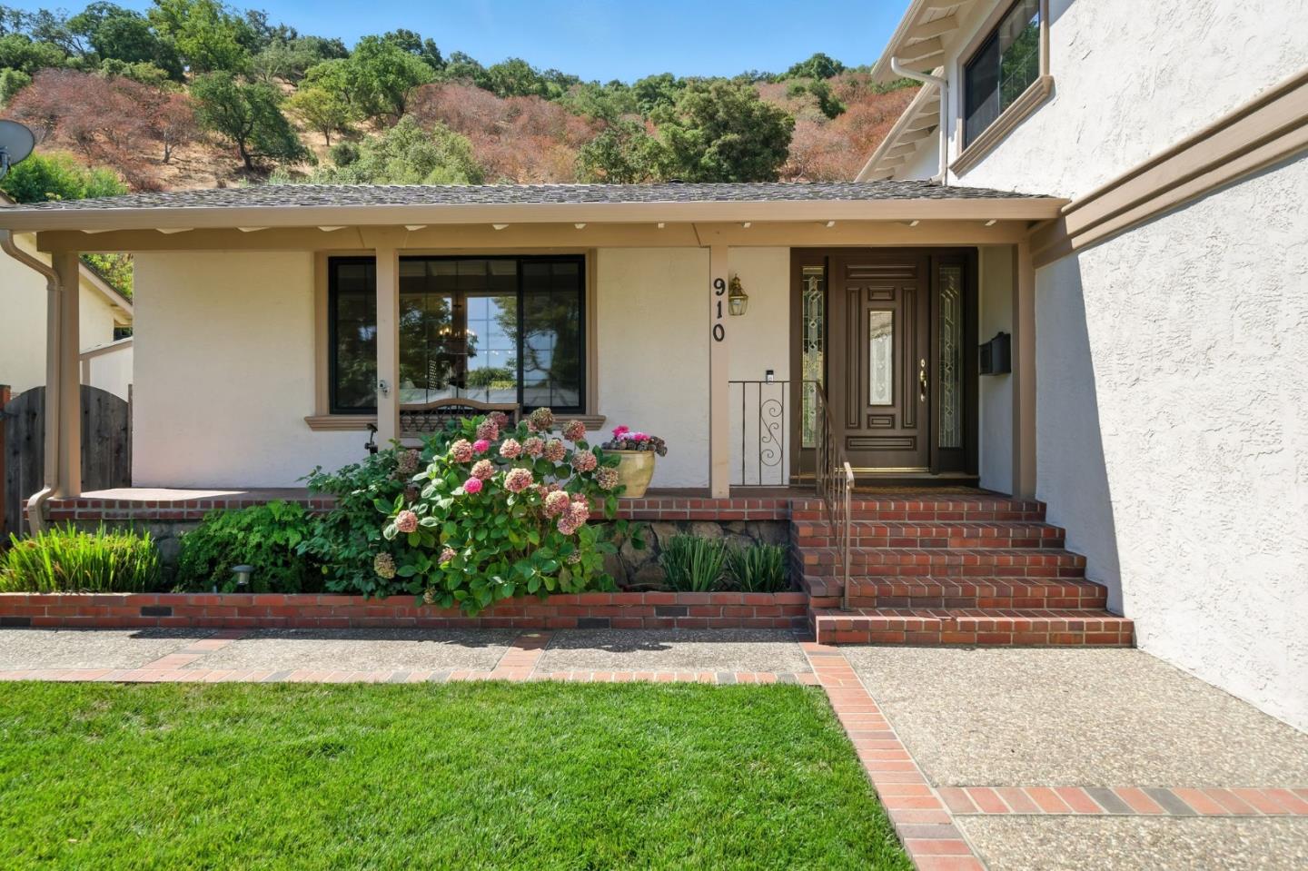Detail Gallery Image 40 of 59 For 910 Foothill Dr, San Jose,  CA 95123 - 4 Beds | 2/1 Baths