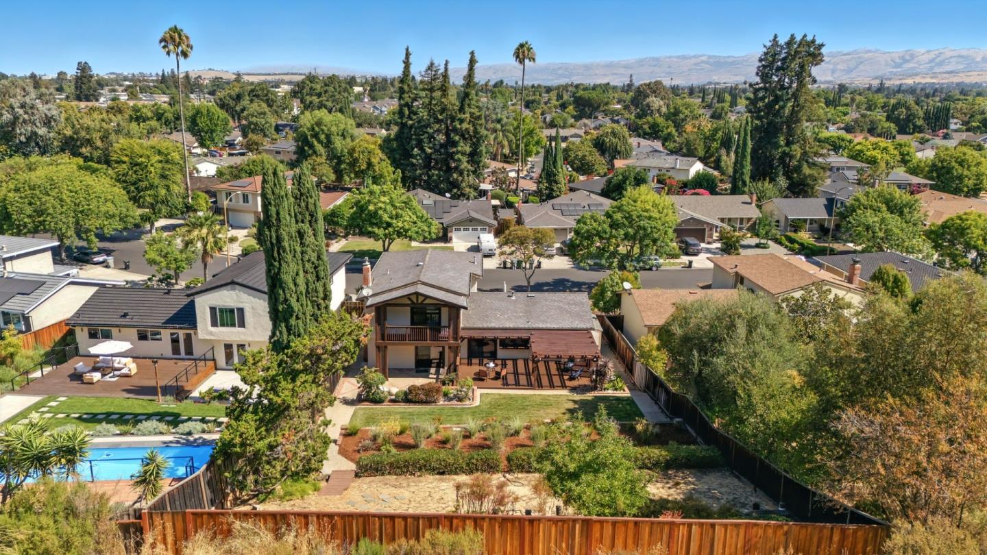 Detail Gallery Image 6 of 59 For 910 Foothill Dr, San Jose,  CA 95123 - 4 Beds | 2/1 Baths
