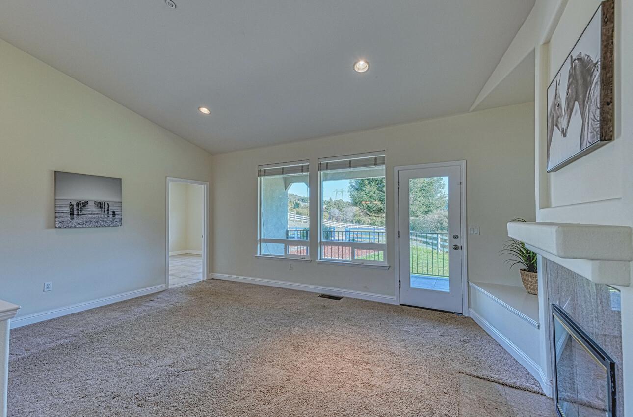 Detail Gallery Image 20 of 52 For 9451 Eagle Way, Salinas,  CA 93907 - 5 Beds | 4 Baths