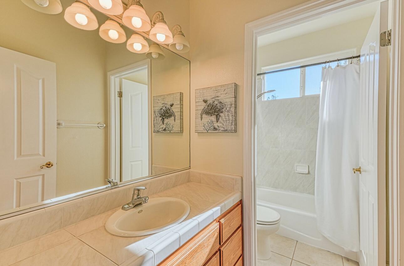 Detail Gallery Image 39 of 52 For 9451 Eagle Way, Salinas,  CA 93907 - 5 Beds | 4 Baths