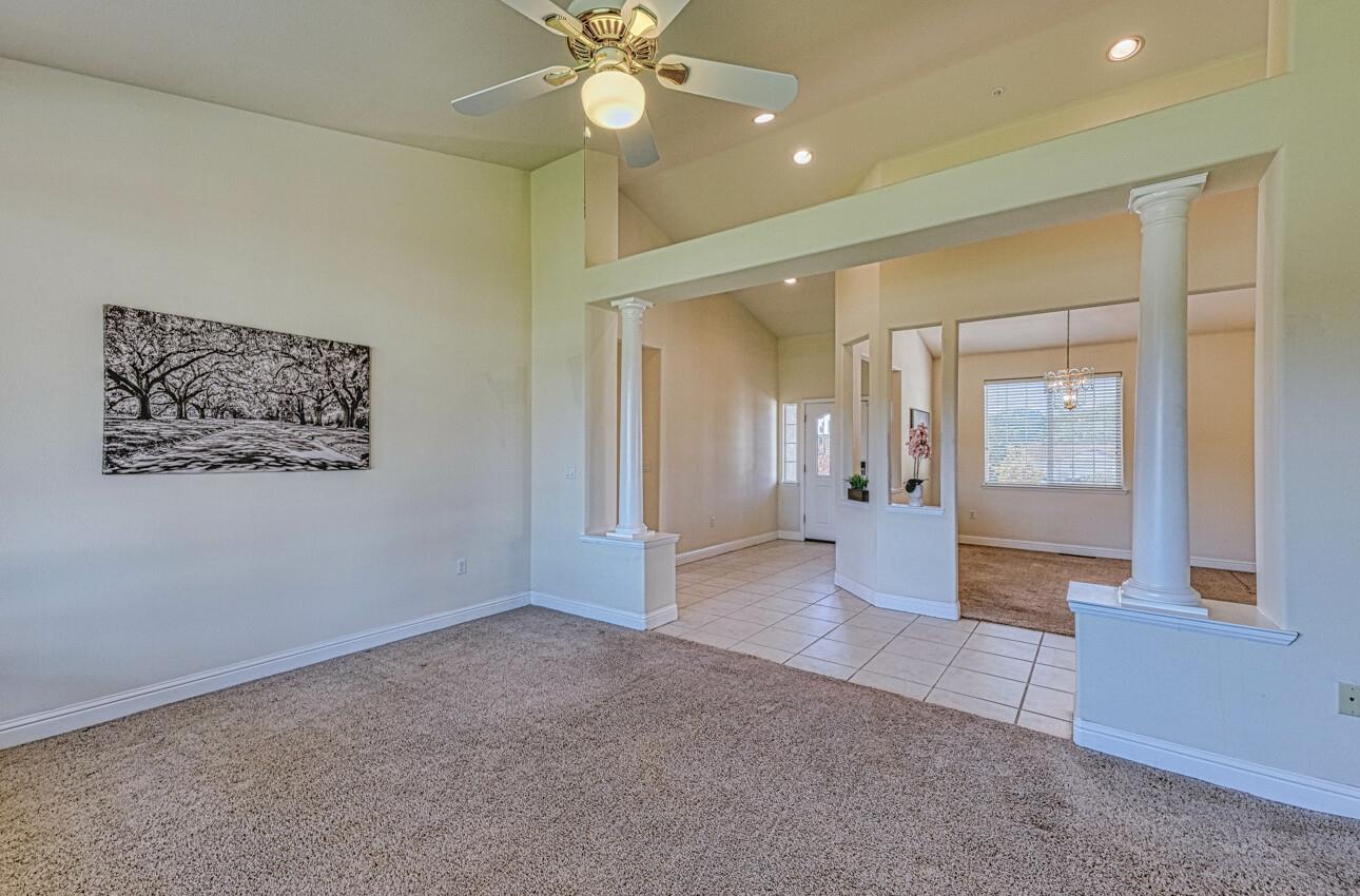 Detail Gallery Image 8 of 52 For 9451 Eagle Way, Salinas,  CA 93907 - 5 Beds | 4 Baths