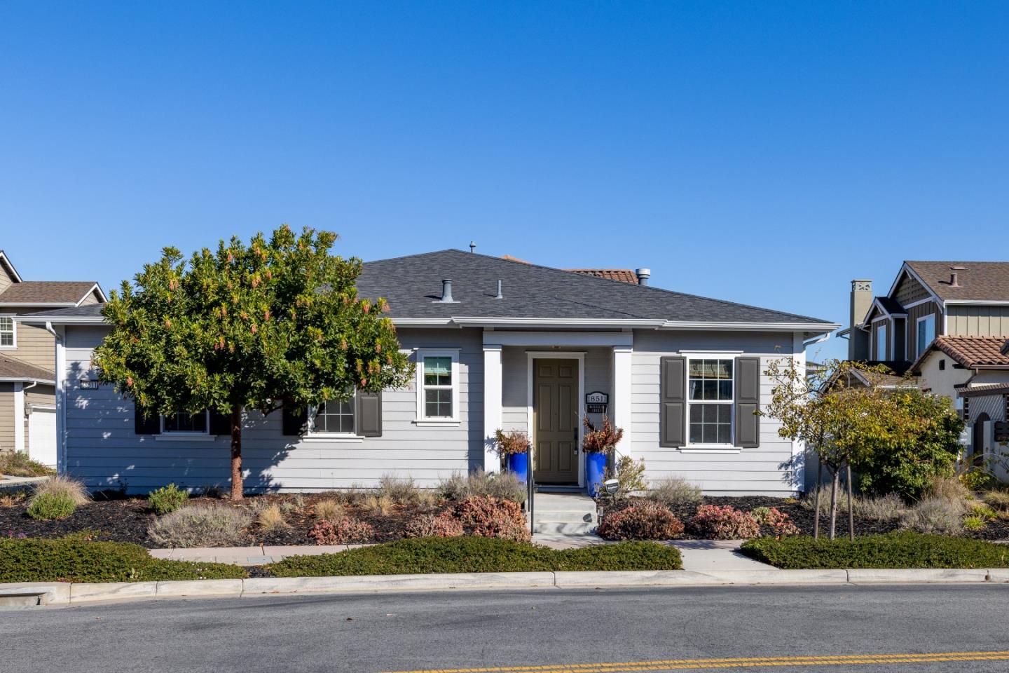 Detail Gallery Image 2 of 65 For 18511 Mcclellan Cir, Marina,  CA 93933 - 3 Beds | 2/1 Baths