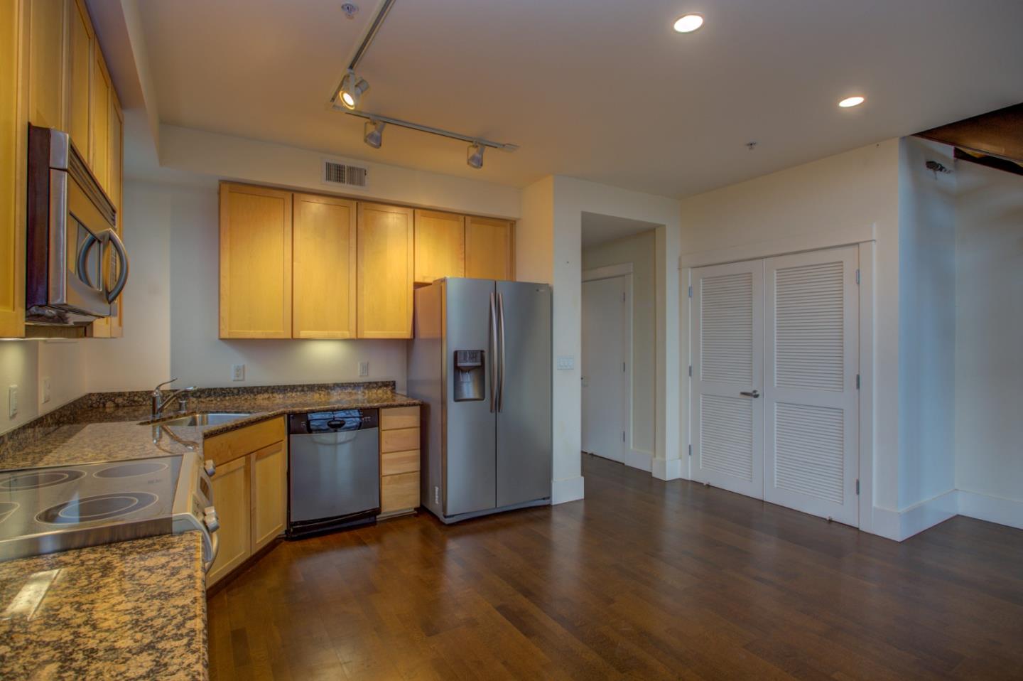 Detail Gallery Image 4 of 17 For 925 the Alameda #301,  San Jose,  CA 95126 - 1 Beds | 1/1 Baths