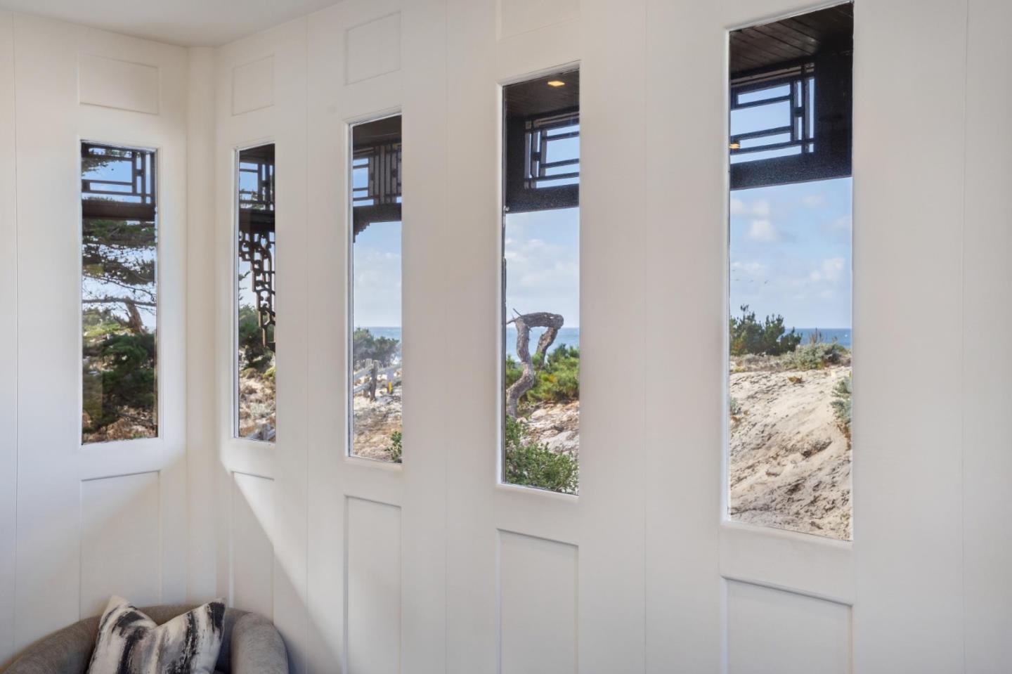 Detail Gallery Image 18 of 30 For 420 La Calle Corte, Pacific Grove,  CA 93950 - 2 Beds | 2 Baths