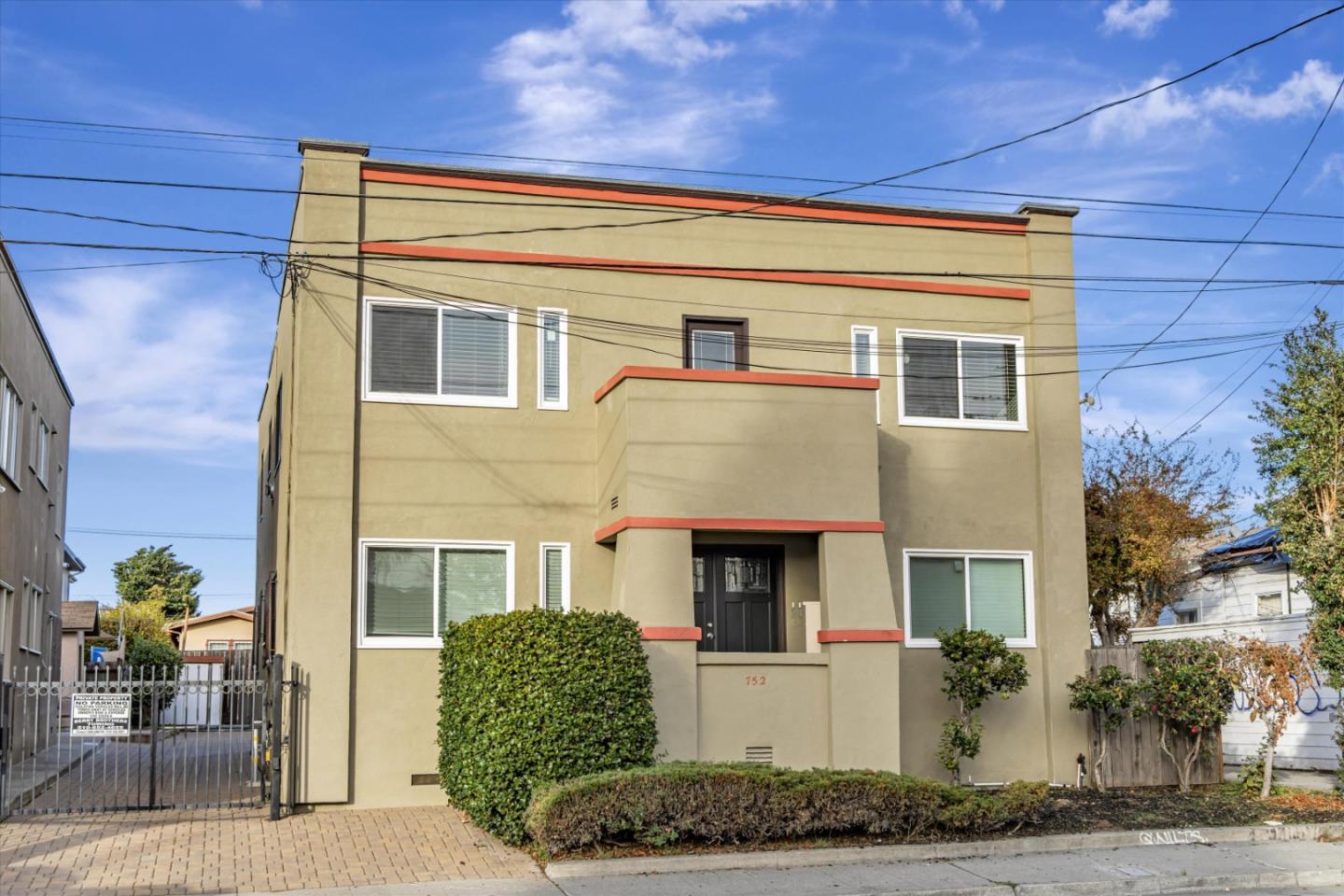 Detail Gallery Image 2 of 16 For 752 40th St #4,  Oakland,  CA 94609 - 2 Beds | 1 Baths