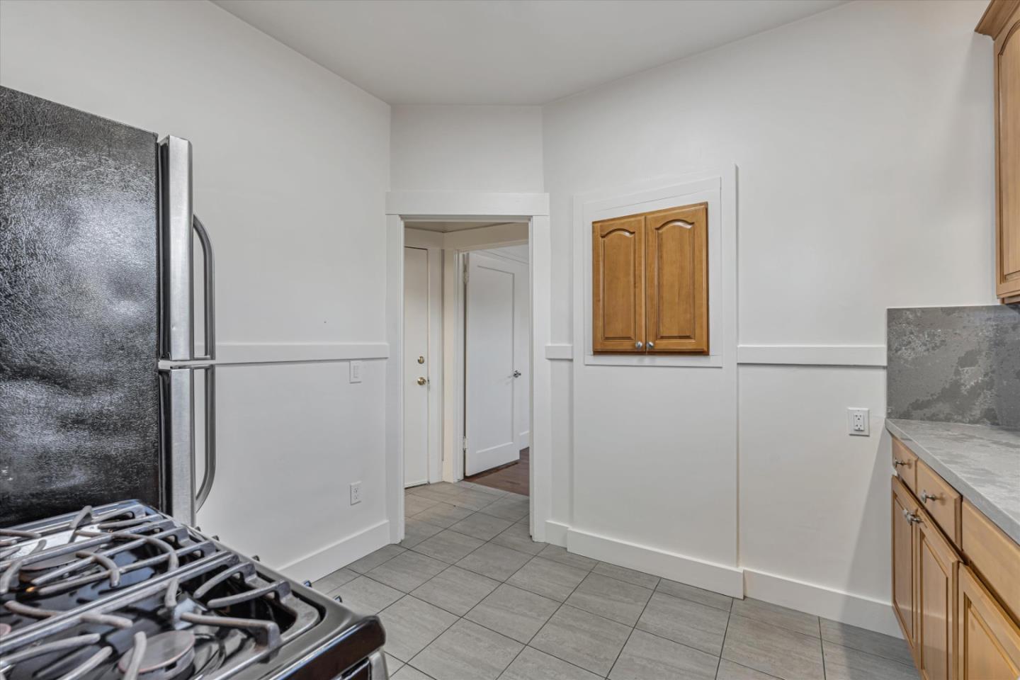 Detail Gallery Image 8 of 16 For 752 40th St #4,  Oakland,  CA 94609 - 2 Beds | 1 Baths