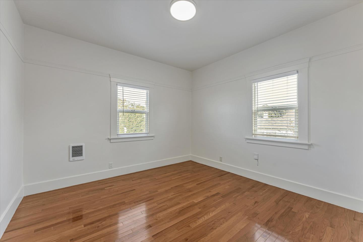 Detail Gallery Image 9 of 16 For 752 40th St #4,  Oakland,  CA 94609 - 2 Beds | 1 Baths