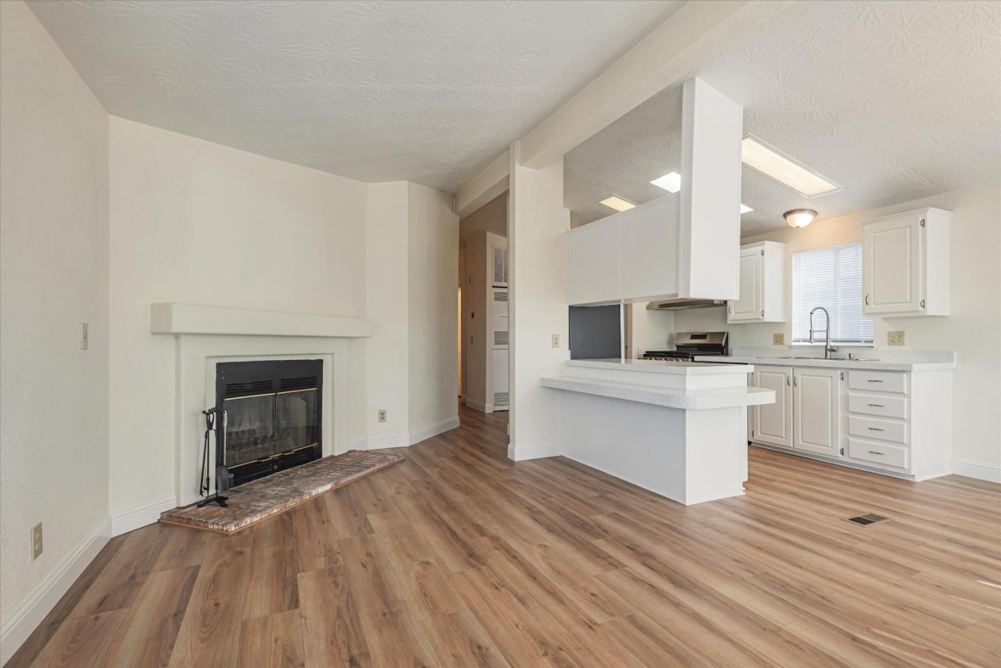 Detail Gallery Image 8 of 29 For 3015 E Bayshore Rd #191,  Redwood City,  CA 94063 - 3 Beds | 2 Baths