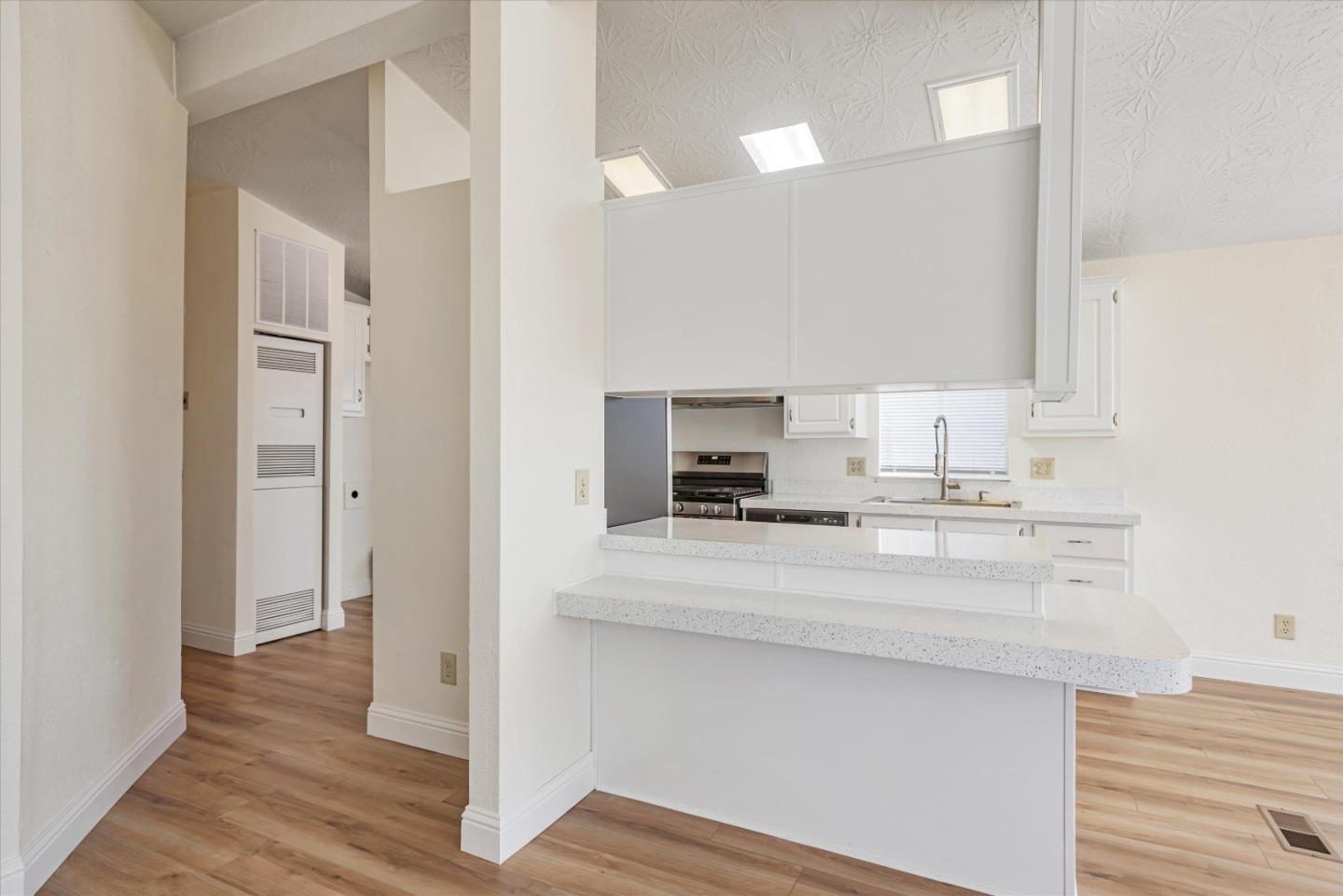 Detail Gallery Image 9 of 29 For 3015 E Bayshore Rd #191,  Redwood City,  CA 94063 - 3 Beds | 2 Baths