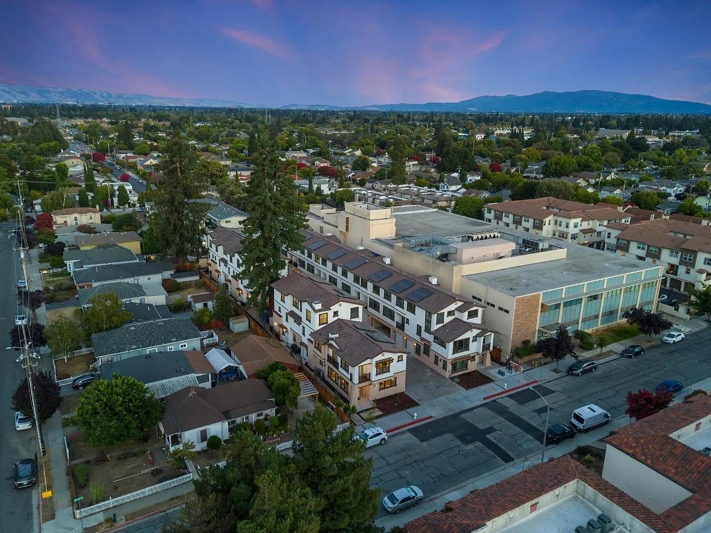 Detail Gallery Image 3 of 3 For 224 Carroll St #5,  Sunnyvale,  CA 94086 - 3 Beds | 2/1 Baths