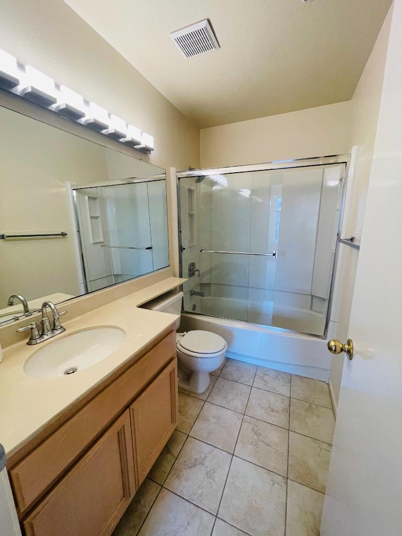 Detail Gallery Image 30 of 42 For 596 Shoal Cir, Redwood Shores,  CA 94065 - 2 Beds | 2/1 Baths