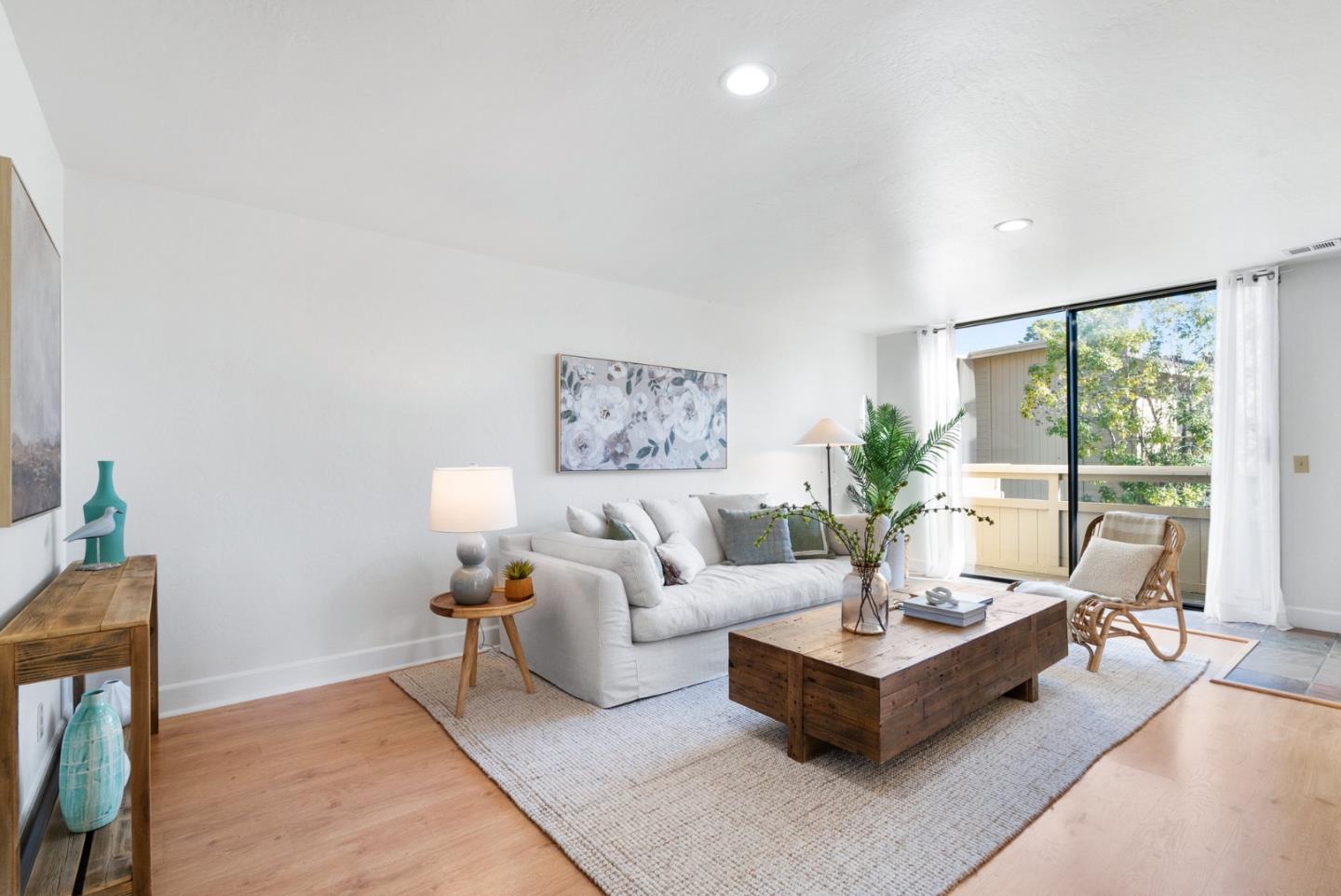 Detail Gallery Image 6 of 55 For 111 Vineyard Ct, Aptos,  CA 95003 - 2 Beds | 2/1 Baths