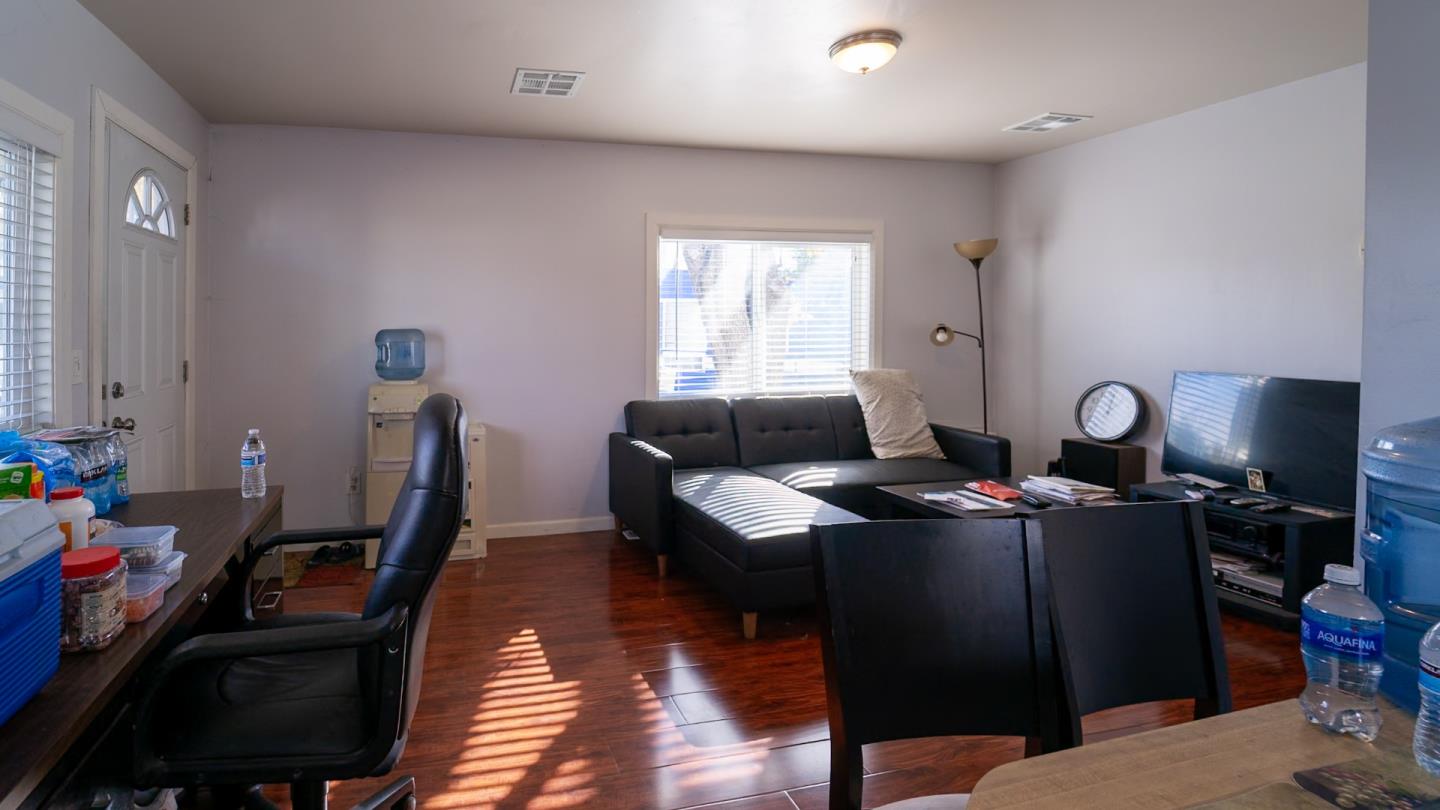 Detail Gallery Image 5 of 13 For 540 Bonita Ave #112,  San Jose,  CA 95116 - 2 Beds | 2 Baths