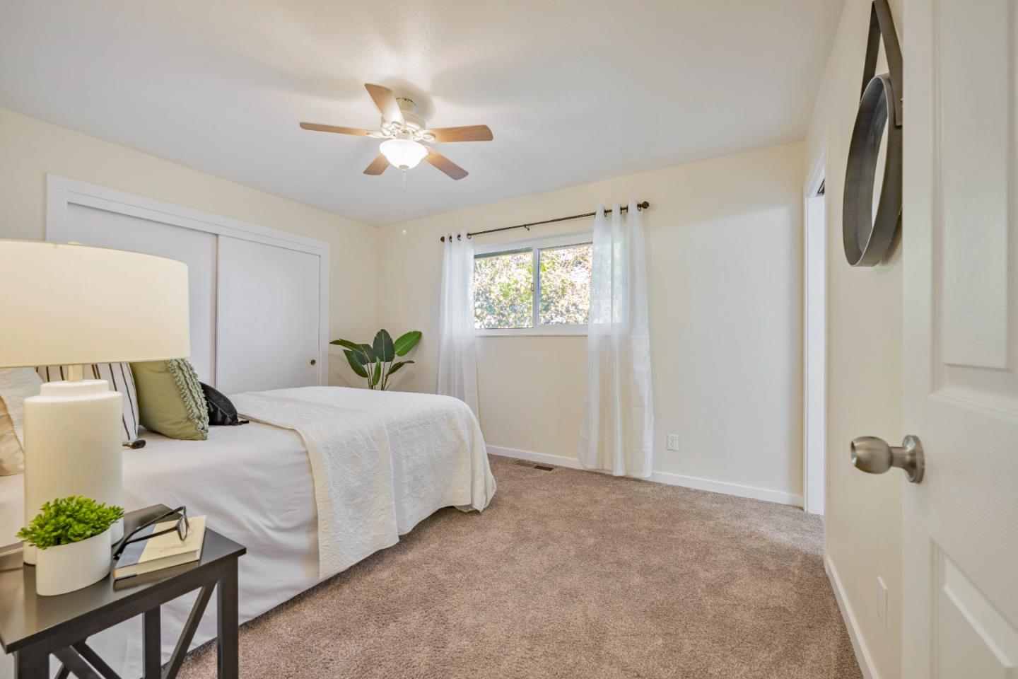 Detail Gallery Image 17 of 31 For 1270 Sunset Dr, Hollister,  CA 95023 - 3 Beds | 2 Baths