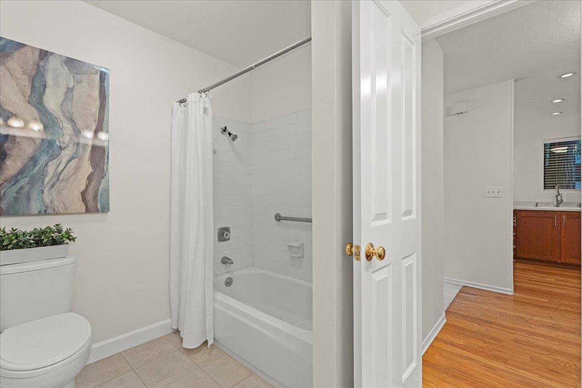 Detail Gallery Image 15 of 27 For 315 Cypress Point Dr, Mountain View,  CA 94043 - 3 Beds | 2 Baths