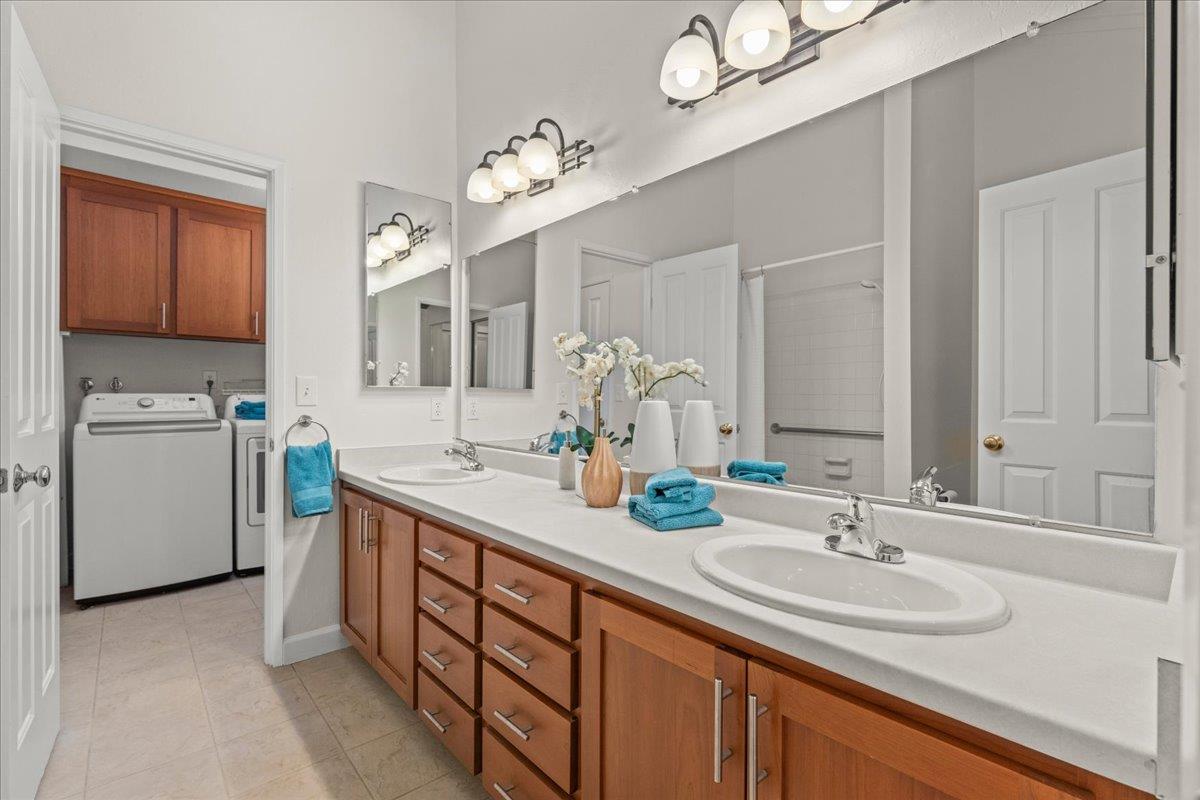 Detail Gallery Image 18 of 27 For 315 Cypress Point Dr, Mountain View,  CA 94043 - 3 Beds | 2 Baths