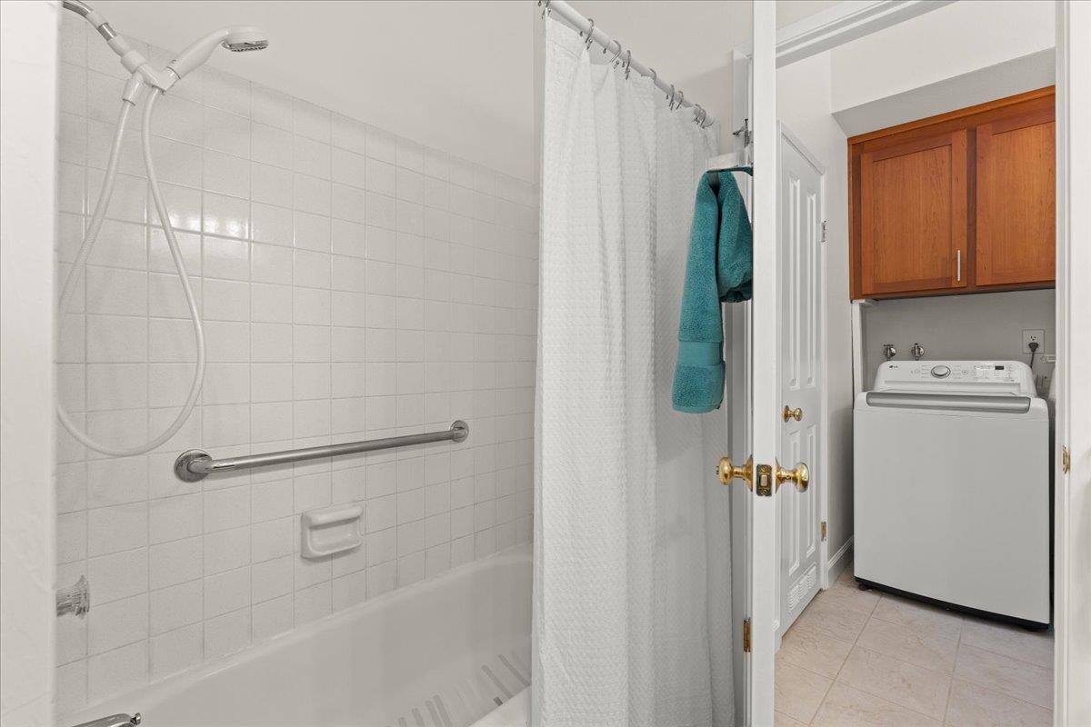 Detail Gallery Image 19 of 27 For 315 Cypress Point Dr, Mountain View,  CA 94043 - 3 Beds | 2 Baths