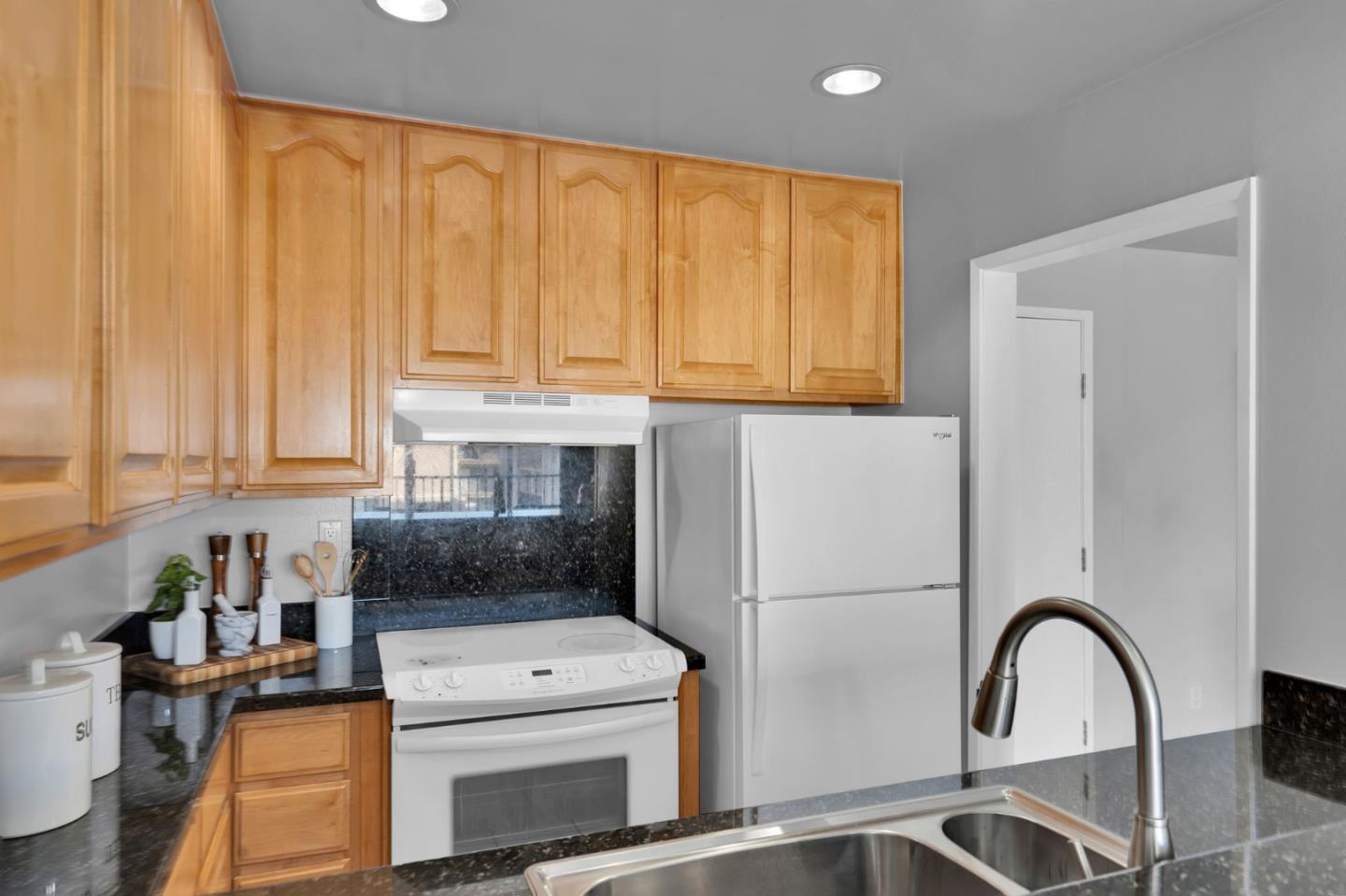Detail Gallery Image 9 of 33 For 1550 Frontera Way #306,  Millbrae,  CA 94030 - 1 Beds | 1 Baths